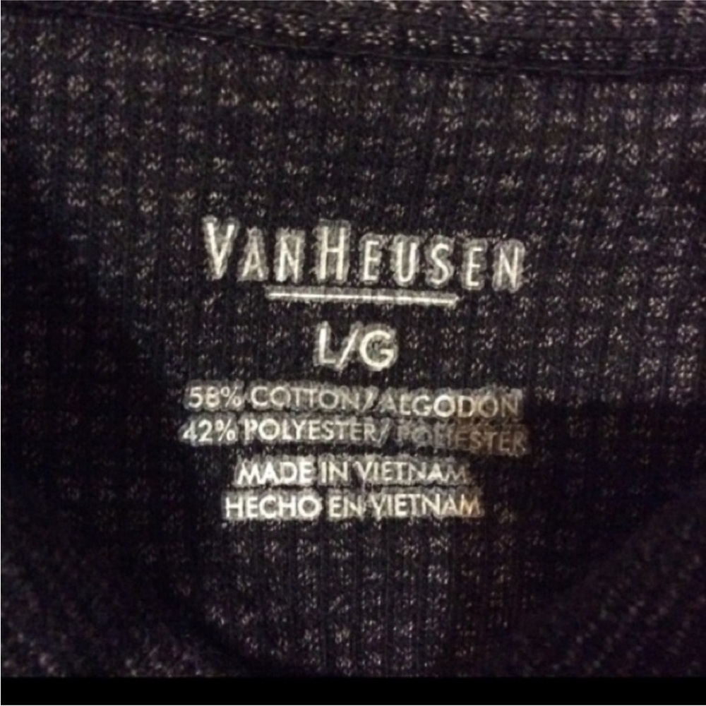 VAN HEUSEN Classic Short Sleeve POLO shirt Size LARGE - Picture 3 of 6